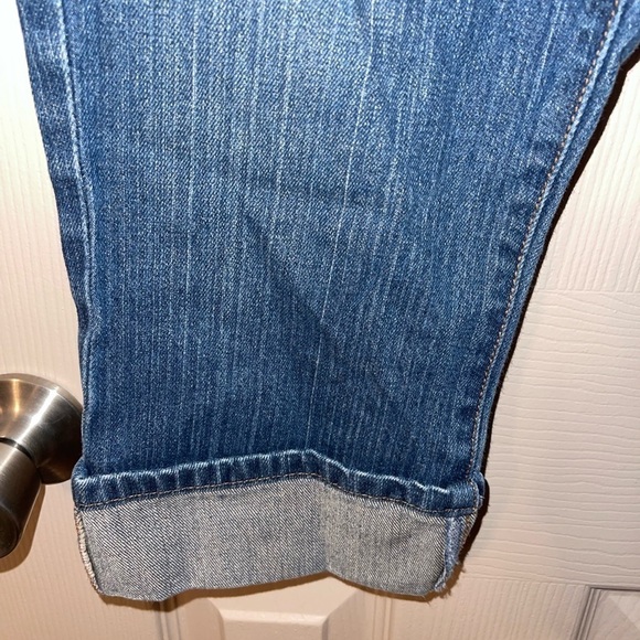 Levi’s 515 Capri With Cuffed Hem - Picture 2 of 12